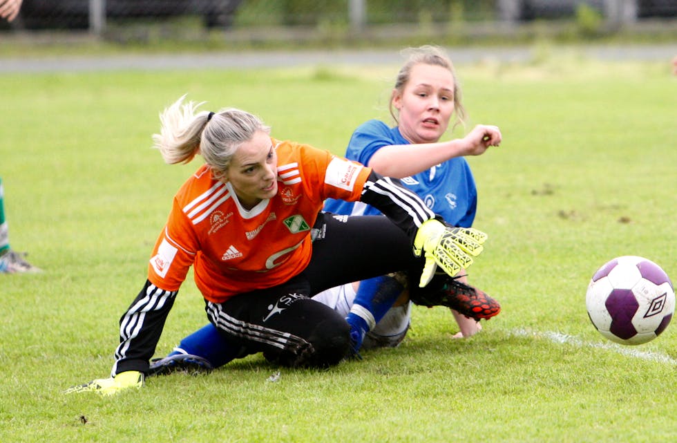 Malene Sørenes kjempet og kjempet mot forsvaret til KIL. Her er hun felt og får straffe. Foto: Alf-Einar Kvalavåg