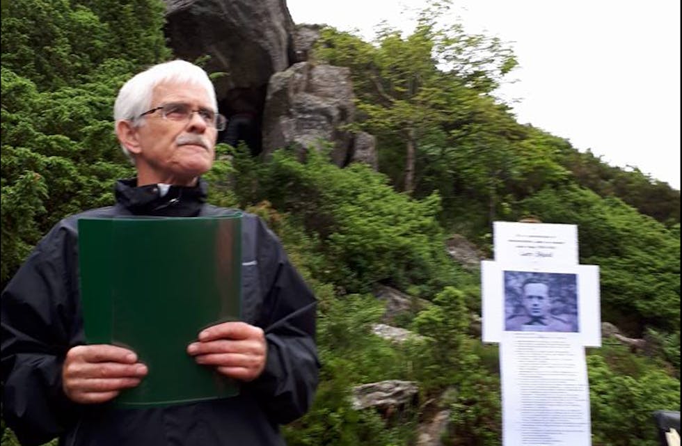 Magnus Høie fortalte dei frammøtte om motstandsmannen Lars Skjold. Foto: Ingvar Frøyland