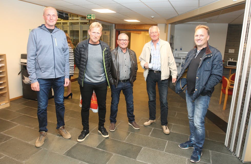 Senterpartiet stiller mannsterke på valgvaken i Rådhuset. Foto: Alf-Einar Kvalavåg