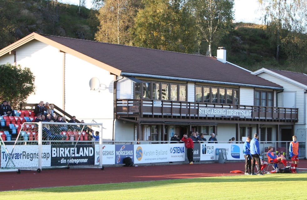 Stegaberg IL samlet spillerne og alle som var tilstede på kunstgresset i går til en samling på klubbhuset.
Arkivfoto: Alf-Einar Kvalavåg