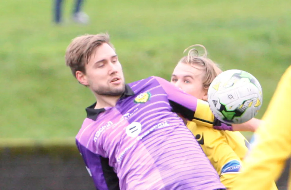 Tollak Emil Gismarvik lå og lurte i ryggen på motstanderne lenge nok til at han ble årets siste målscorer for Skjold. Foto: Alf-Einar Kvalavåg