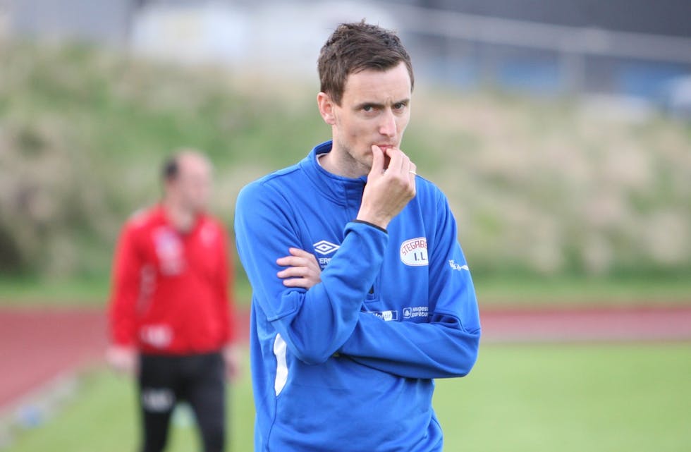 Dag Frode Tønnesen har operert kneet og sesongen er over. Likevel ble det «seier» i siste kamp for Stega-trenaren. Foto: Alf-Einar Kvalavåg