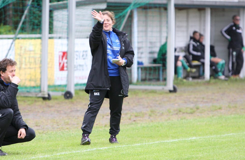 Olav Askeland og Bodil Egge har gjort en fantastisk jobb med å samle de beste damespillerne til seniorlag i Falkeid. Nå blir de en del av støtteapparatet rundt laget. Foto: Alf-Einar Kvalavåg