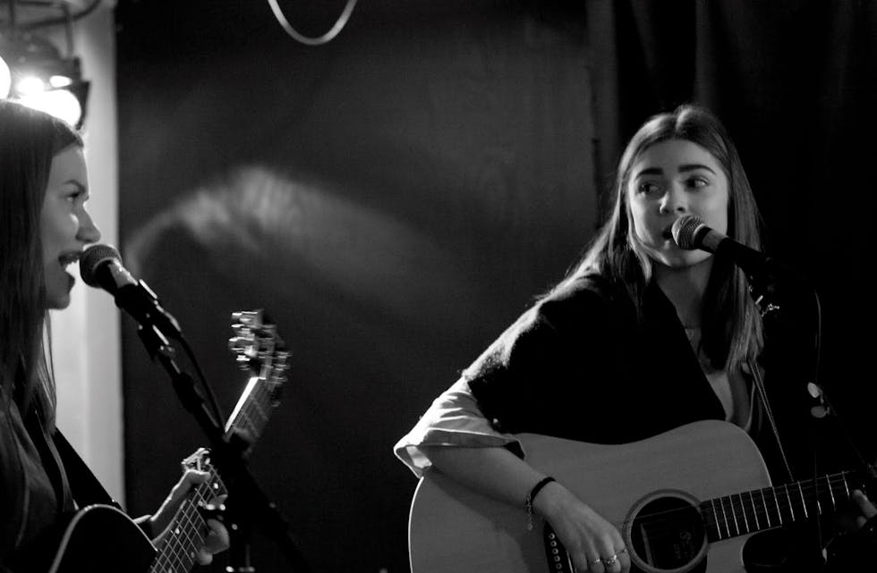 Into Waes fra Nye Bølger show-case på Revolver, Oslo under ByLarm 2017. Foto: Linn Førland