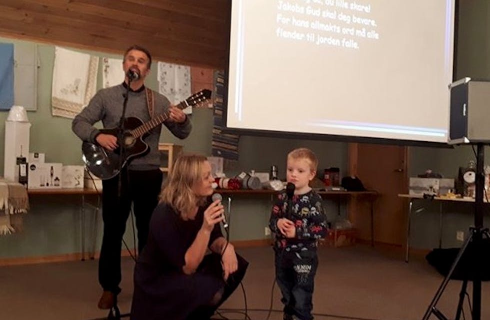 Børt Erik og Siv Ullvang og ein ivrig Aleksander Haukås Jordbrekk.