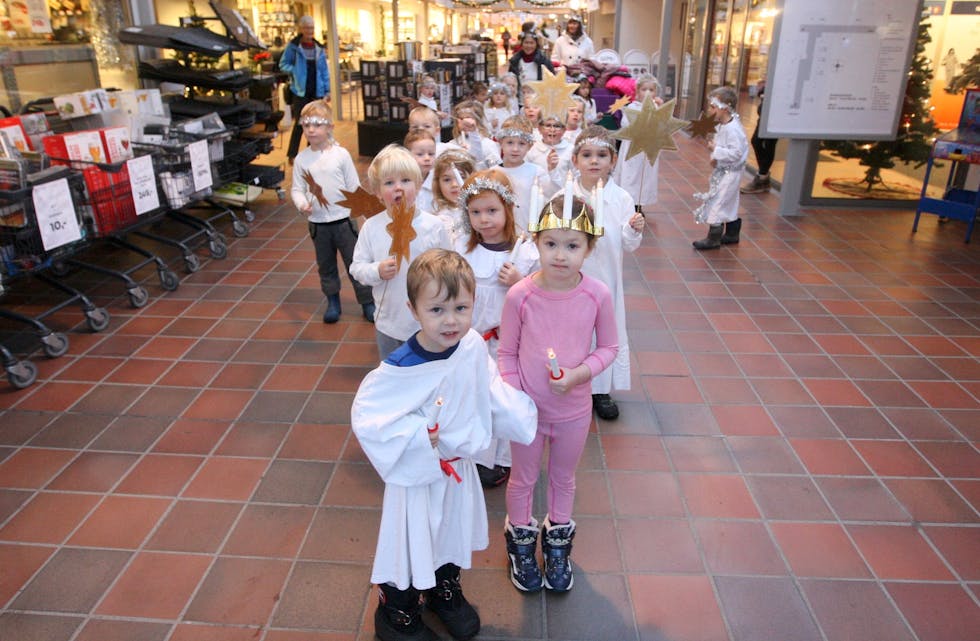 Alltid koseligt å få besøk av Luciatoget. Foto: Alf-Einar Kvalavåg