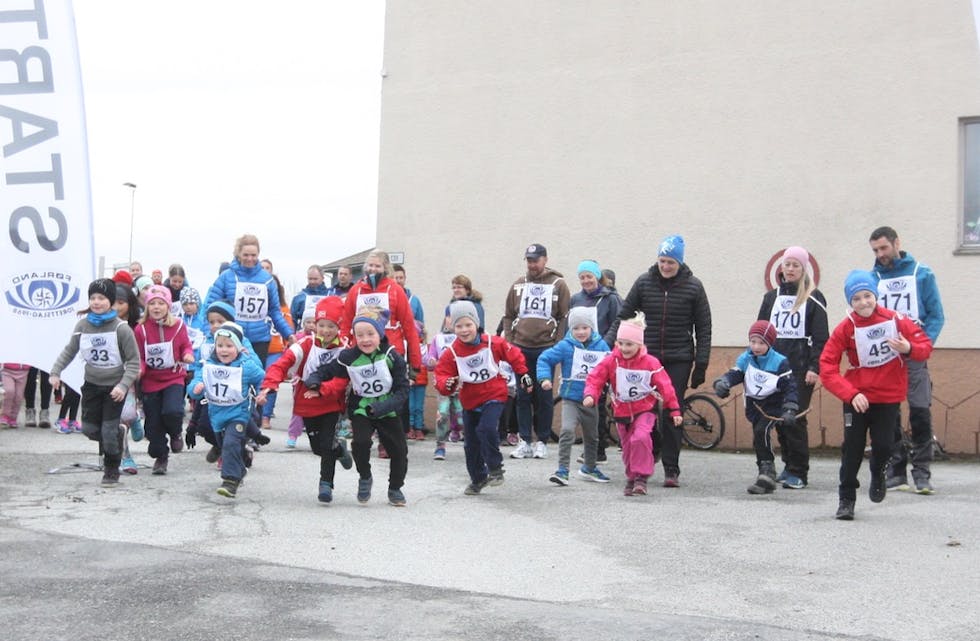 Som vanlig er det mange som stiller til start når det er løp på Førland. Foto: Alf-Einar Kvalavåg