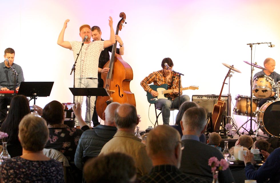 Ola Christian Bårdsen , Dan Jørgen Eide , Yngve Askeland, Erling Halsne og Øyvind Bokn er Bokn & Havresekkane. Foto: Alf-Einar Kvalavåg