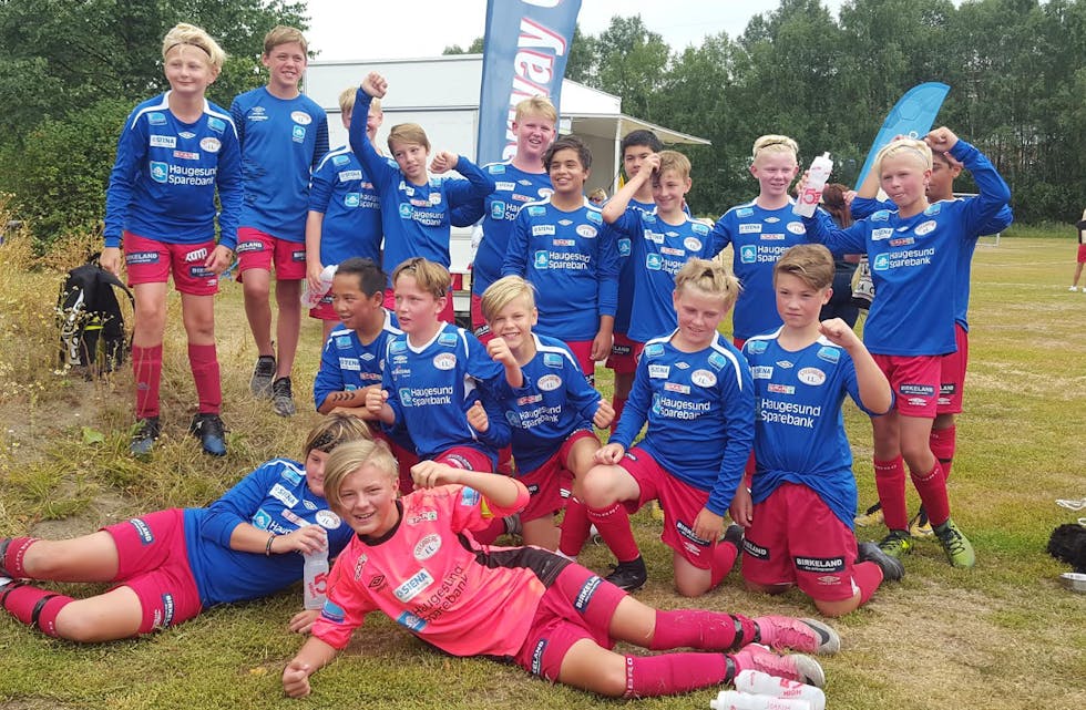 Stegaberg g13 tapte første kamp mot et godt KFUM Oslo 1 i går, 6-1. Laget gjorde en god kamp. Stemningen er god i leiren etter seieren over Fiskerstrand med 3-0.