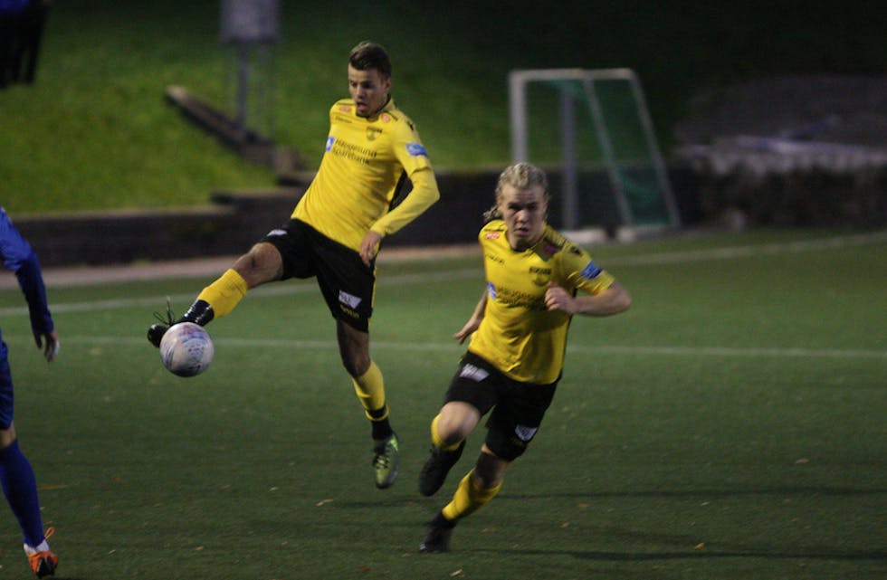Jonas Wergeland og Tollak Emil Gismarvik jobbet og slet mot Hana. På overtid fikk de betalt. Foto: Alf-Einar Kvalavåg