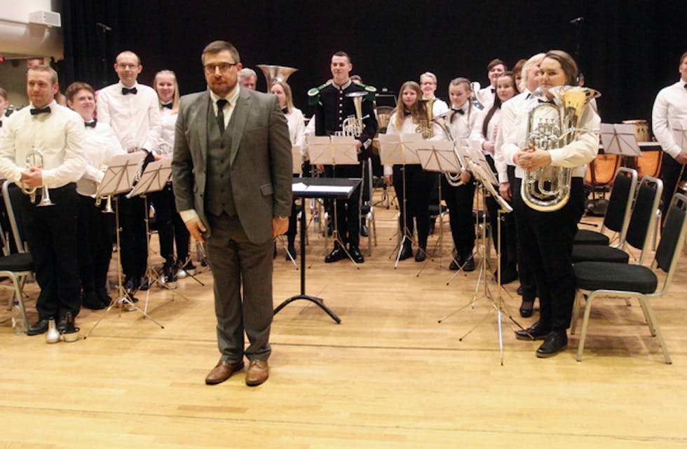 Tysvær Brass og dirigent Paul Hughes ble nummer fem i 4. divisjon under NM i brass. En strålende prestasjon. Foto: Alf-Einar Kvalavåg