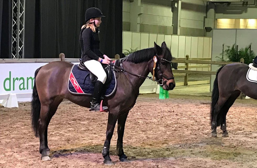 Ida Tørresdal deltok i LieHvaler ponnicup og vant selveste finaledagen med over 80 prosent i feil og stil av 34 deltakere fra hele landet.