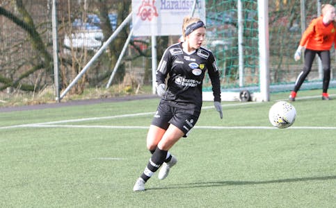 Emma Askeland har økt ledelsen til 3-0 for Tysværdamene. Foto: Alf-Einar Kvalavåg