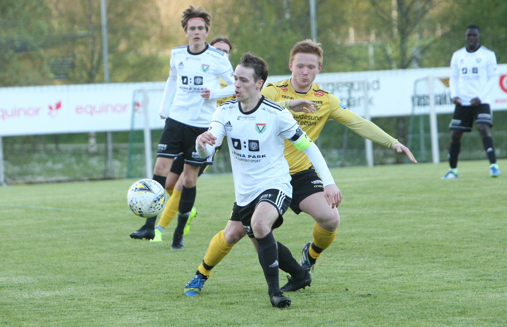 Vegard Steinsland hadde mange dueller med Vaulen-kaptein John Petter Gilje.