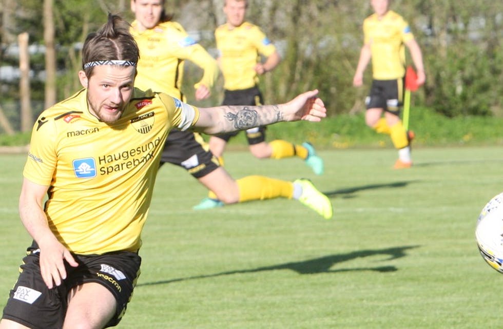 Sander Hettervik er klar, det samme er vi fra klokken 18.45. Følg to spennende kamper sammen med oss i kveld. Foto: Alf-Einar Kvalavåg