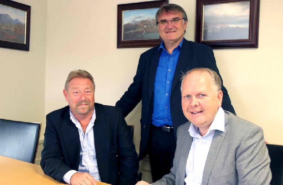 For tre år sidan signerte ordførar Sigmund Lier og dåverande rådmann Arvid S. Vallestad intensjonskontrakten med Thor Jostein Jacobsen frå Albatross.
Foto: Mona Terjesen