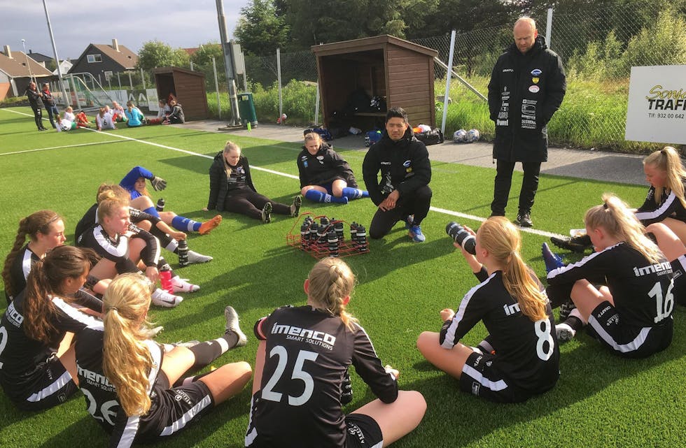 Tysværdamene 2 klarte bare «uavgjort» i kveld. Foto: Asbjørn Bakken