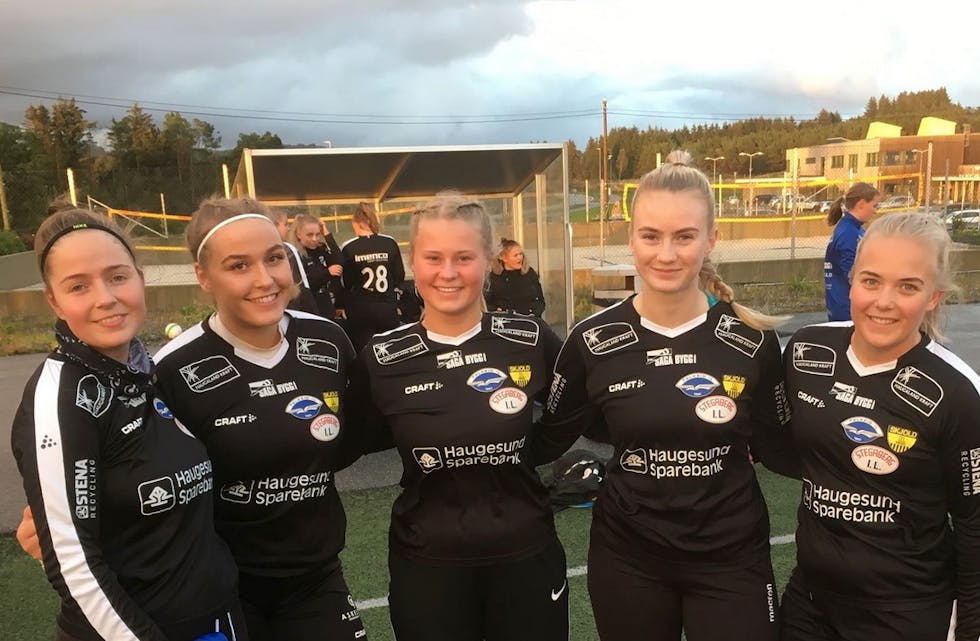 Fem jenter med comeback nå i høst: Frida Thy Narevik, Sannah Solberg, Julie Gjerde, Ine Hjelmervik og Åshild Susort