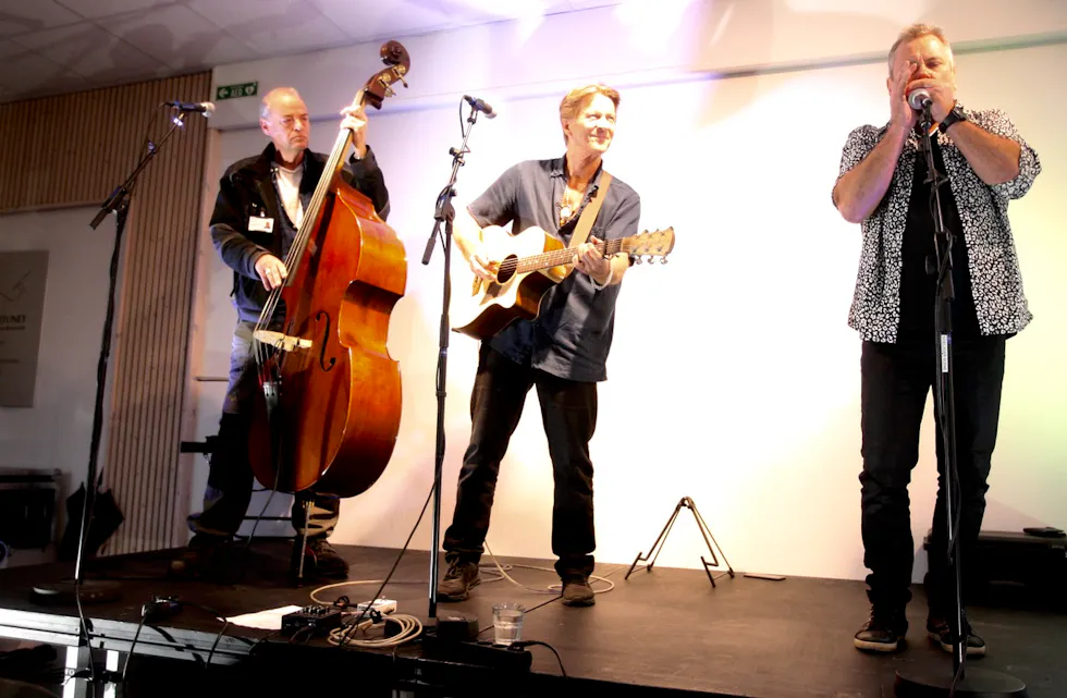 Po’Boys er: Geir Jørgensen, bass, Kalle Aasland – vokal og gitar og Arnt Ove Kvernenes – munnspill og vokal.
Foto: Alf-Einar Kvalavåg