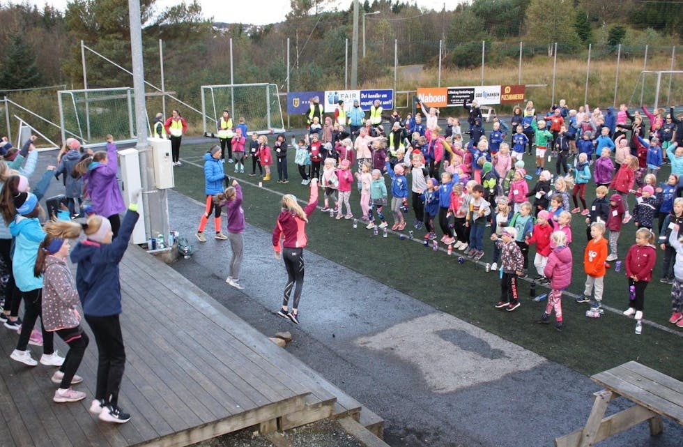 Oppvarming er viktig på en joggedag. Foto: Hilde HAnsen