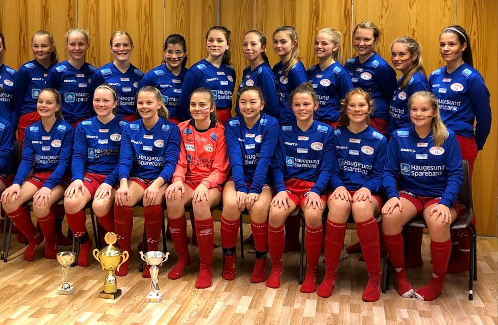 SAmarbeidslaget i Stegaberg-drakter: Oppe fra venstre: Mathea Bertelsen, Ella Berge, Mathea Aksnes, Kristin Stokkan, Salome Mogollon, Dina Schrøder, Åsne Haavik, Hedda Haavelmoen, Miriam Susort Toskedal, Ida Haavelmoen, Elin Ulvøy, Leah Thuestad.
Nede fra venstre: Silje Sjursen, Hanna Eikje, Ingeborg Kringeland, Amalie Kallevåg, Elise Snare Hansen, Ingebjørg Berge, Adele Linnea Rokstad, Sofie Tveit, Kaya Birkeland.