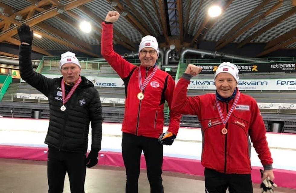 Serierspallen fra 3000m hvor Egil Bokn i midten står på pallen sammen med Onar Westerheim fra Stord (sølv) og Morten Saur fra Bjugn (bronse).