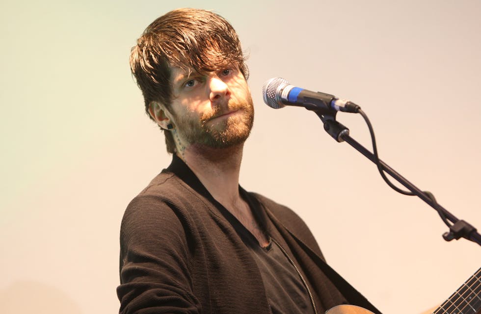 Glenn Rand imponerte med egne sanger og tekster under dagens lunsjkonsert. Foto: Alf-Einar Kvalavåg