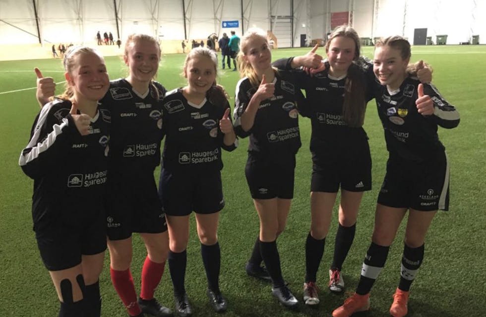 Seks nye fjes på Tysværdamene 2:
Lisa Aksnes, Sofie Djuv-Opedal, Juni Østhus, Kaja Netland Amdal, Pernille Våbenø og Sunniva Amundsen.
