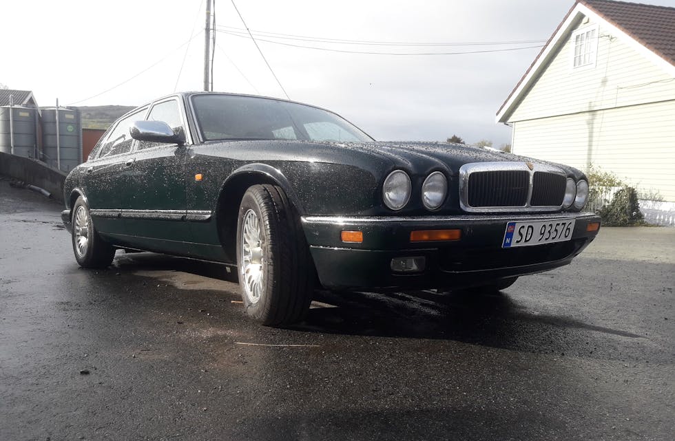 Jaguar XJ12