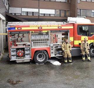 Den nye brannbilen er på plass i Aksdal. den gamle er nå sendt til Nedstrand. Foto: TK