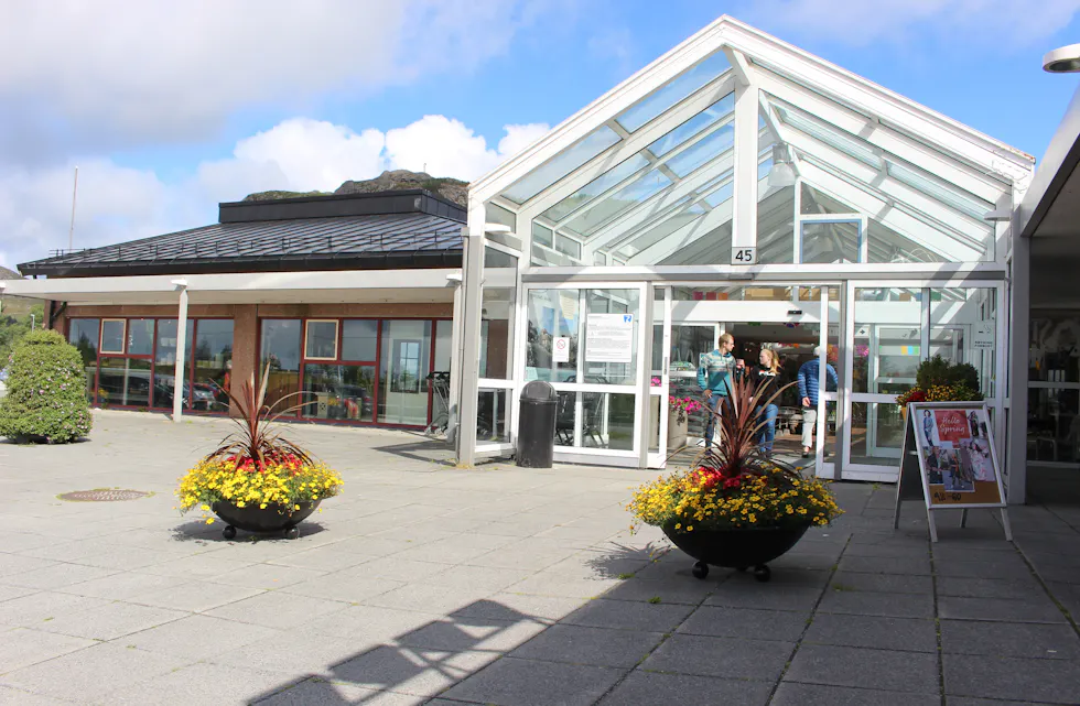 Aksdal Senter har godt besøk om dagen.
Foto: Marit Tvedt