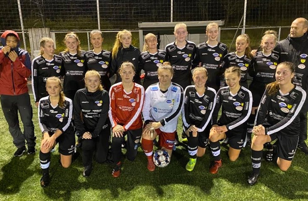 Vått og en liten nedtur med 2-5 for Haugar. Men Tysværdamene får i det minste spille kamper. Foto: Asbjørn Bakken