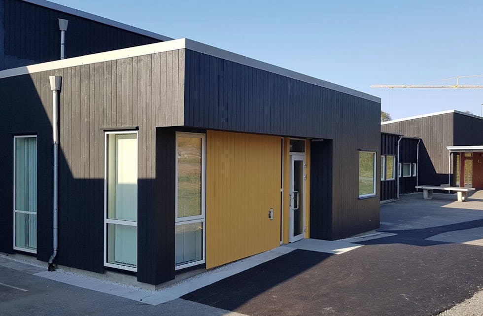 De nye 1. klassingene må vente noen måneder før de kan møte til innskriving. Foto: Frakkagjerd skole