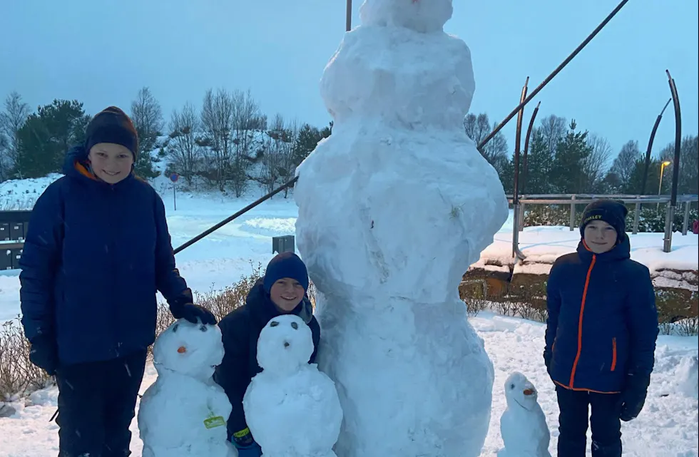 – Masse hard arbeid og samarbeid var viktig for å få det til, sier Tobias Titland, Noah Knutsen og Simon Sønstabø Johansen