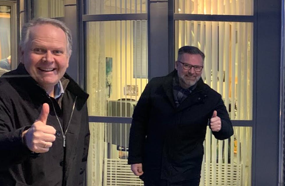 Fornøyde ordførerne i eierkommunene Karmøy, Haugesund, Tysvær og Bokn (ordfører fra Vindafjord var ikke tilstede da bildet ble tatt).
Sigmund Lier (Tysvær kommune), Jarle Nilsen (Karmøy kommune), Osmund Våga (Bokn kommune), Arne-Christian Mohn (Haugesund kommune).