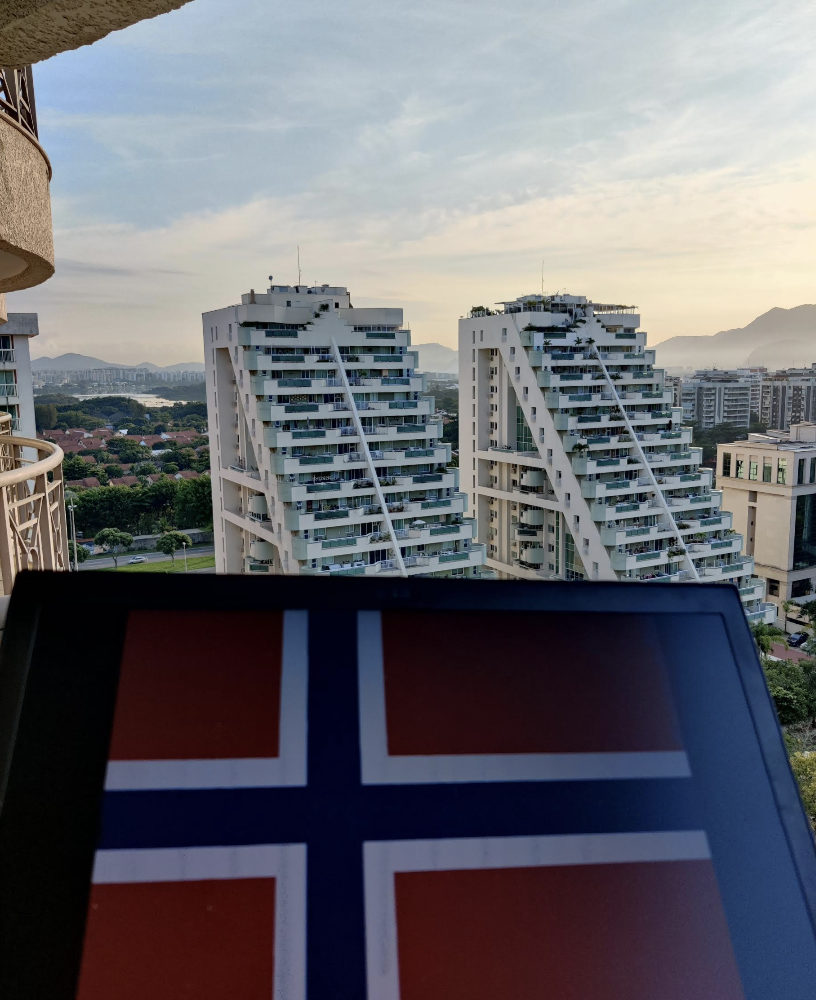 17.mai morgen fra karantene hotell i Rio de Janeiro. Hipp hipp. Foto: 
Frode Aasen
