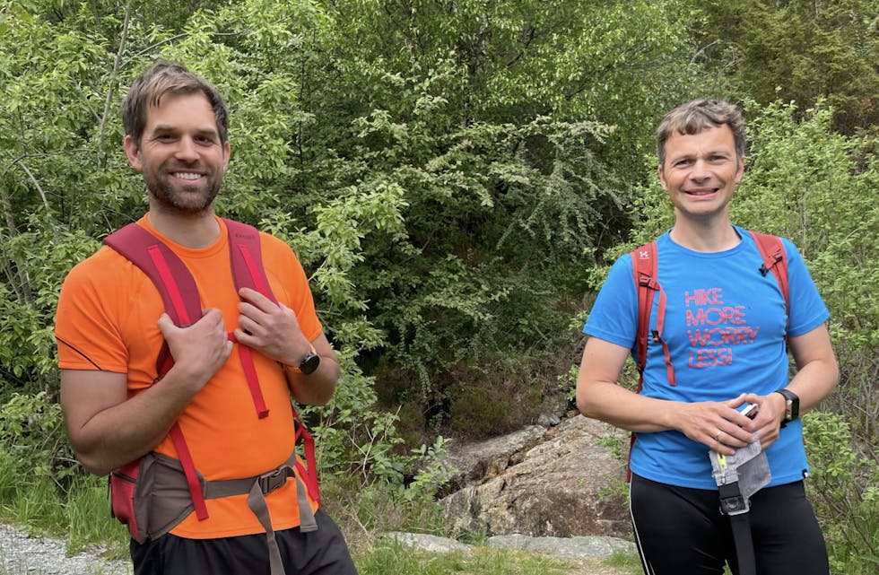 Torbjørn Jektnes (39) og Georg Feed (42) er klar for å ta en Mount Everest på Helgelandsfjellet. Foto: Kjetil Toth