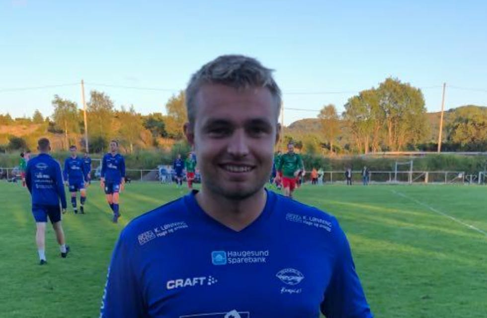 Stian Kallekodt scorer sikkert på straffen i forkant av kampen.