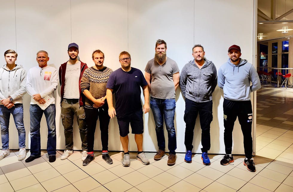 Styret i Tysvær diskgolfklubb: Odin Brønstad (Valgkomite), Odd Baustad (Styremedlem), Pål Christian Rønnevik (Varamedlem), Arne Baustad (Nestleiar), John Inge Ulvøy (Leiar), Gunnar Tveit (Varamedlem), Leif Olav Tjomsland Styremedlem) og Rune Lindanger (Valgkomite).
Ikkje til stades då bilde blei tatt: Ingrid Kongshavn(Styremedlem), John Birger Jakobsen (Valgkomite), Per Bjarte Torkelsen og Adrian Tjomsland (kontrollutval/revisorer).