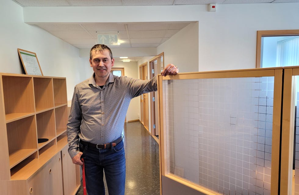 Bengt Krystad er leiar av NAV i Tysvær. Han er glad for at stadig fleire får hjelp ved kontoret i Aksdal.
