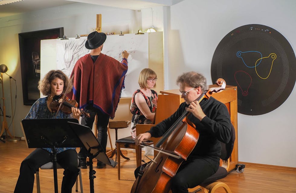 Kunstnar Axel Rios og Munor gler seg til å gjeste Tysværtunet med framsyninga «Las manos de Munor» fredag denne veka.
Foto: Privat