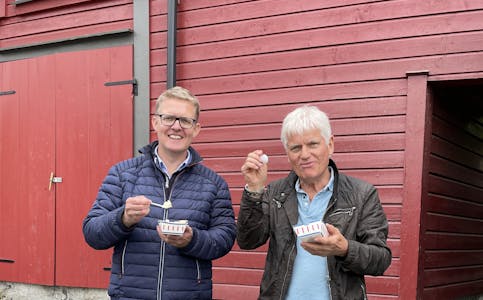 Pål Kårbø, leder i E134 Haukeliveien AS, og Asbjørn Espeset, styreleder i Vegforum Øst-Vest er optimistiske når det gjelder utbedring og nye traseer på E134 over Haukeli. 