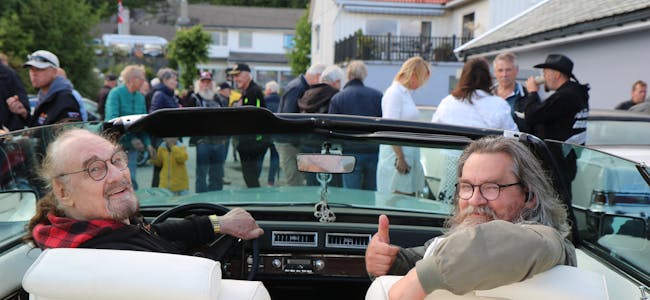 Jan Sigmund Saltvedt og Rune Andre Falch hadde tatt turen innover frå Haugesund med Saltvedt sin 1976 modell Cadillac Eldorado kabriolet. 
