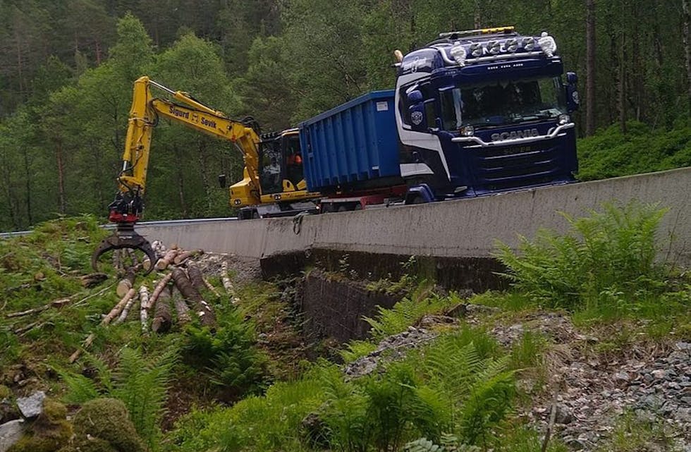 Firmaet Sigurd M. Søvik/Søvik og Ramstad driver veivedlikehold og har etter hvert omtrent 25 fagfolk i arbeid.