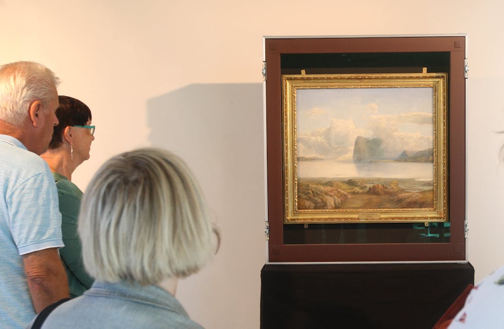 Mange fikk med seg blant annet bildet «Borgøya» i Tysværtunet sist en presenterte kunstneren Lars Hertervig. Nå blir det noe historier om vår store kunstner. Arkivfoto: Alf-Einar Kvalavåg