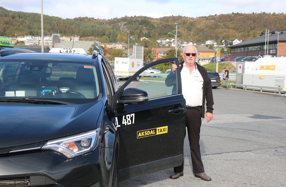 Fire år igjen: Johnsen mister kjøreseddelen om fire år. Da kan han ikke kjøre taxi lengre.
¬– Dumt jeg ikke kan kjøre taxi om helsa er på plass, forteller han.