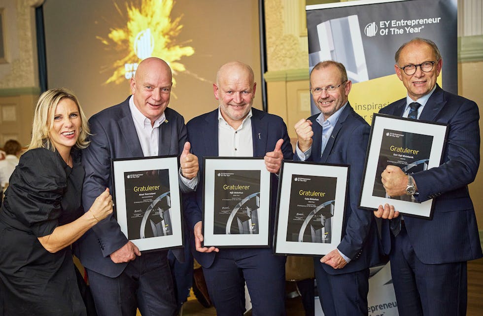 Finalistene fra Sørvest. Fra venstre: Helen Totland (EY), Aksen Kverneland, Njål Østerhus, Cato Østerhus og Geir Egil Østebøvik. Foto: Bård Gudim.