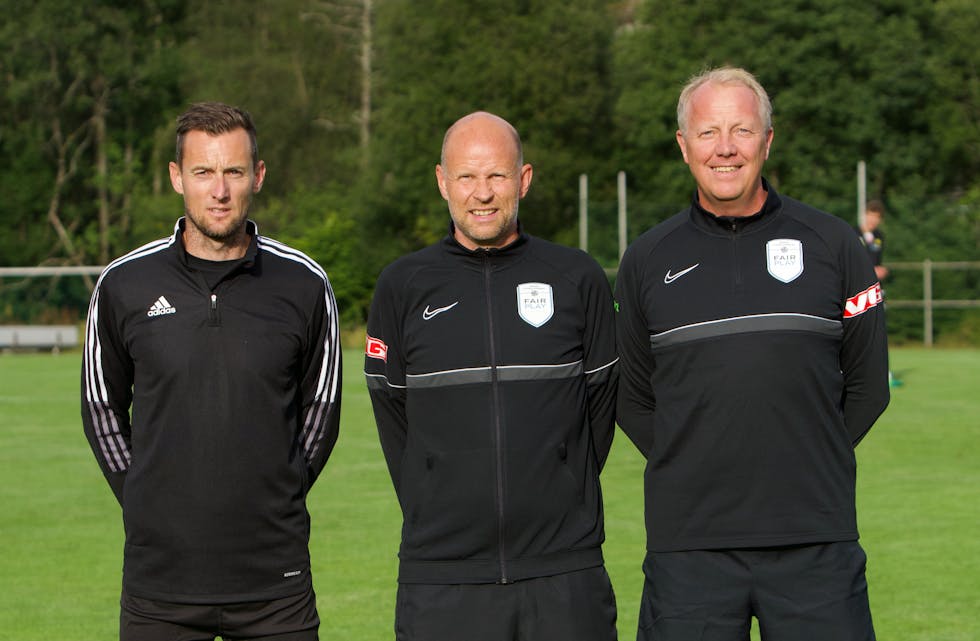 Dag Frode Tønnesen (t.v.) og Morten Salvesen (t.h.) fikk begge heder under helges samling for dommere. Vidar Levinsen i midten har også hatt en god sesong. Foto: Alf-Einar Kvalavåg