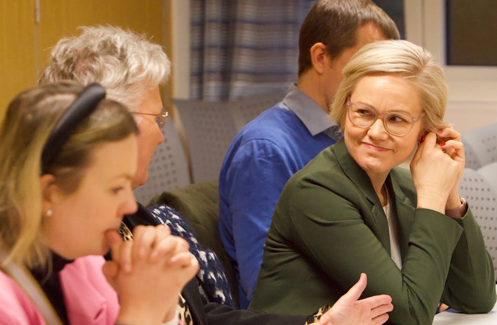 Helse- og omsorgsminister Ingvild Kjerkol var imponert over kva ein har fått til på utviklingssenteret i Haugesund. Spesielt var ho glad for å høyre om kor mange tenestar og kommunar som jobba på tvers av grensene.
Foto: Alf-Einar Kvalavåg