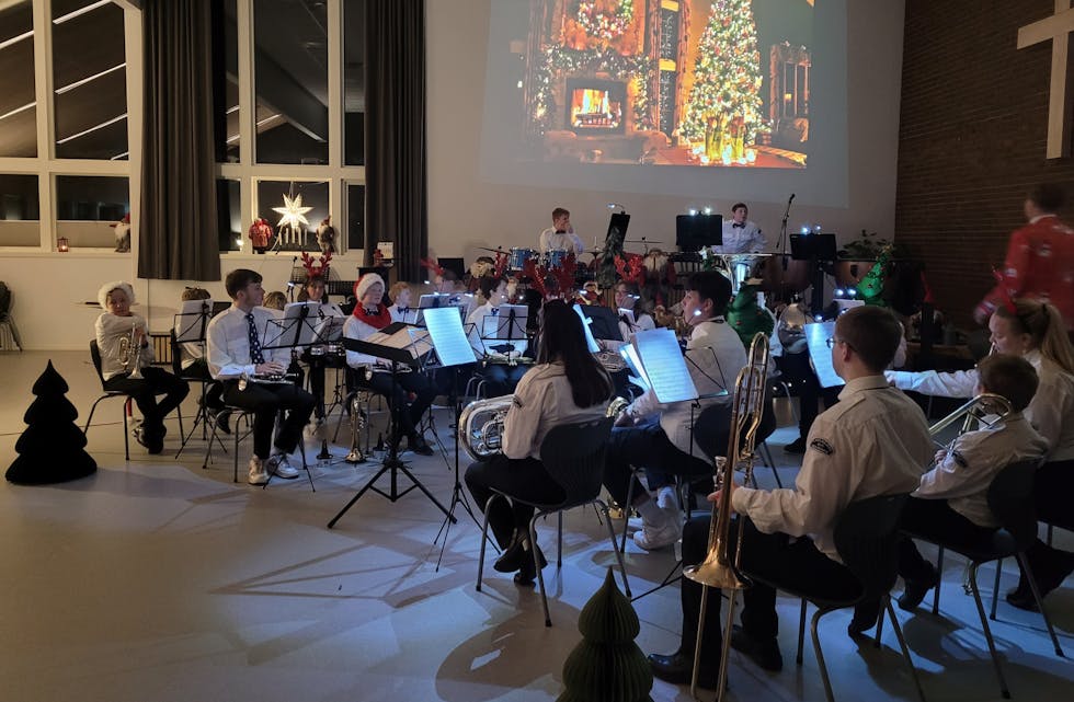 Frakkagjerd skolekorps leverte en stemningsfull julekonsert, onsdag. Foto: Alf-Einar Kvalavåg